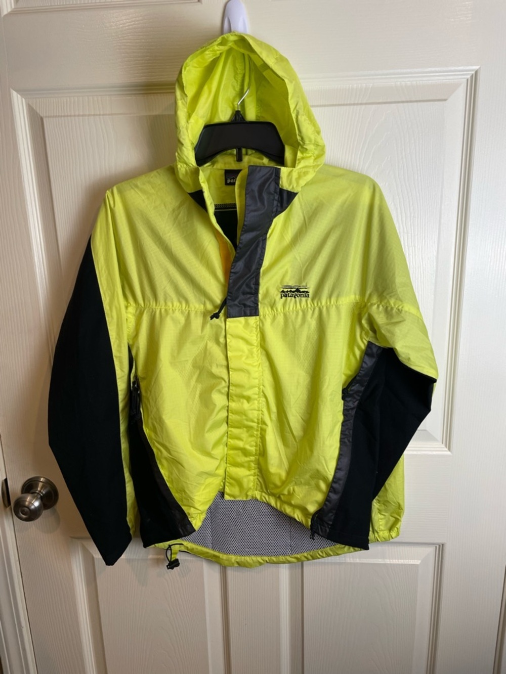 Patagonia vintage High-Visibility Yellow Hooded Windbreaker cycling Jacket XS